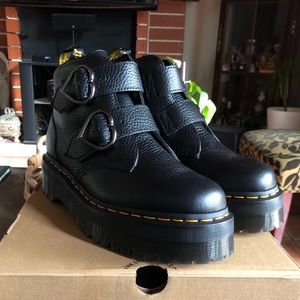 DR. MARTENS DEVON HEART LEATHER PLATFORM